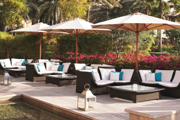 La Baie Lounge Garden